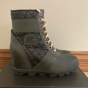 Sorel Lexie Wedge with Box size 9